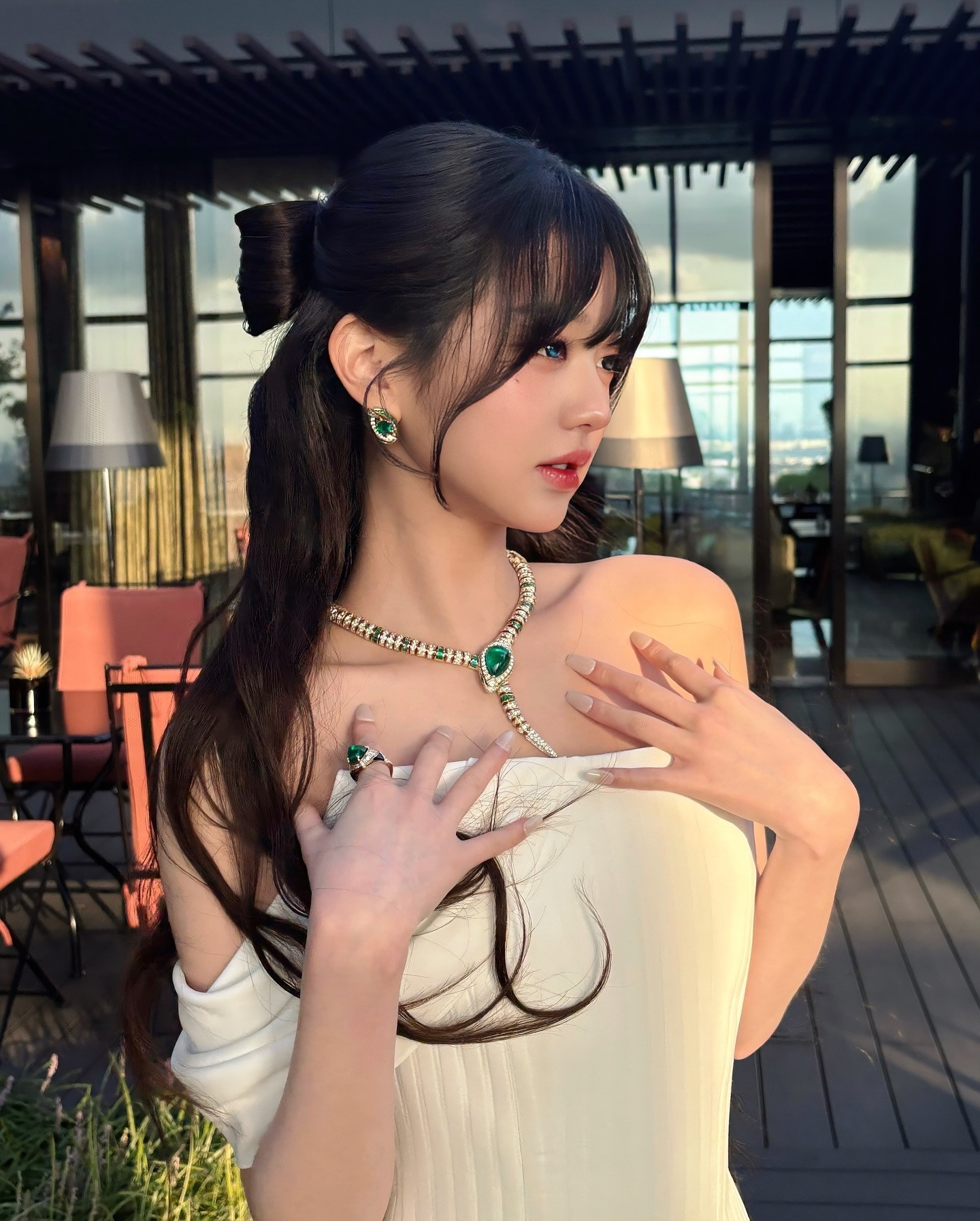 似宝石一样的绿色美瞳​​​