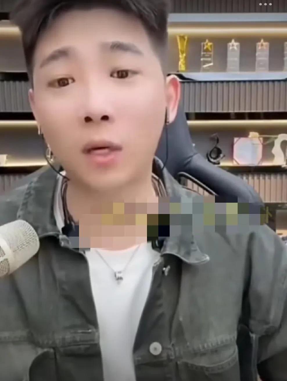 微信被拉黑！“二哥”王小义专场吴迪并爆料，兄弟决裂闹掰。王小义声称掌握太多不为