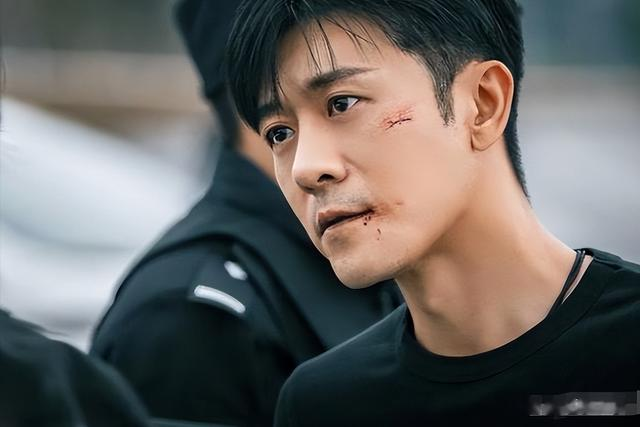 <em>林雨申</em>：出道20年不温不火，娶妻改名后彻底爆红，如今成叔圈战神