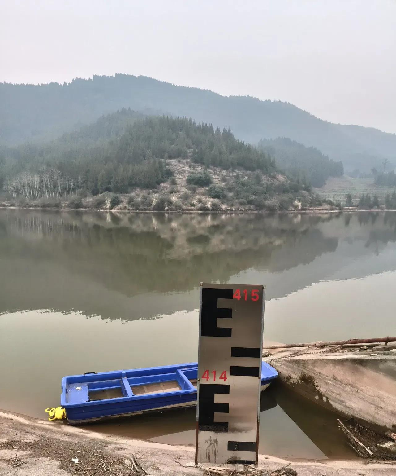 水库的重要性。水库当初修建，是为了天旱农田有水灌概，保证用水需求。而现在，好