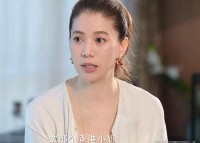 袁咏仪：“那个时候选香港小姐，你必须要穿泳衣，你要穿的不是一件的那种泳衣，是两件