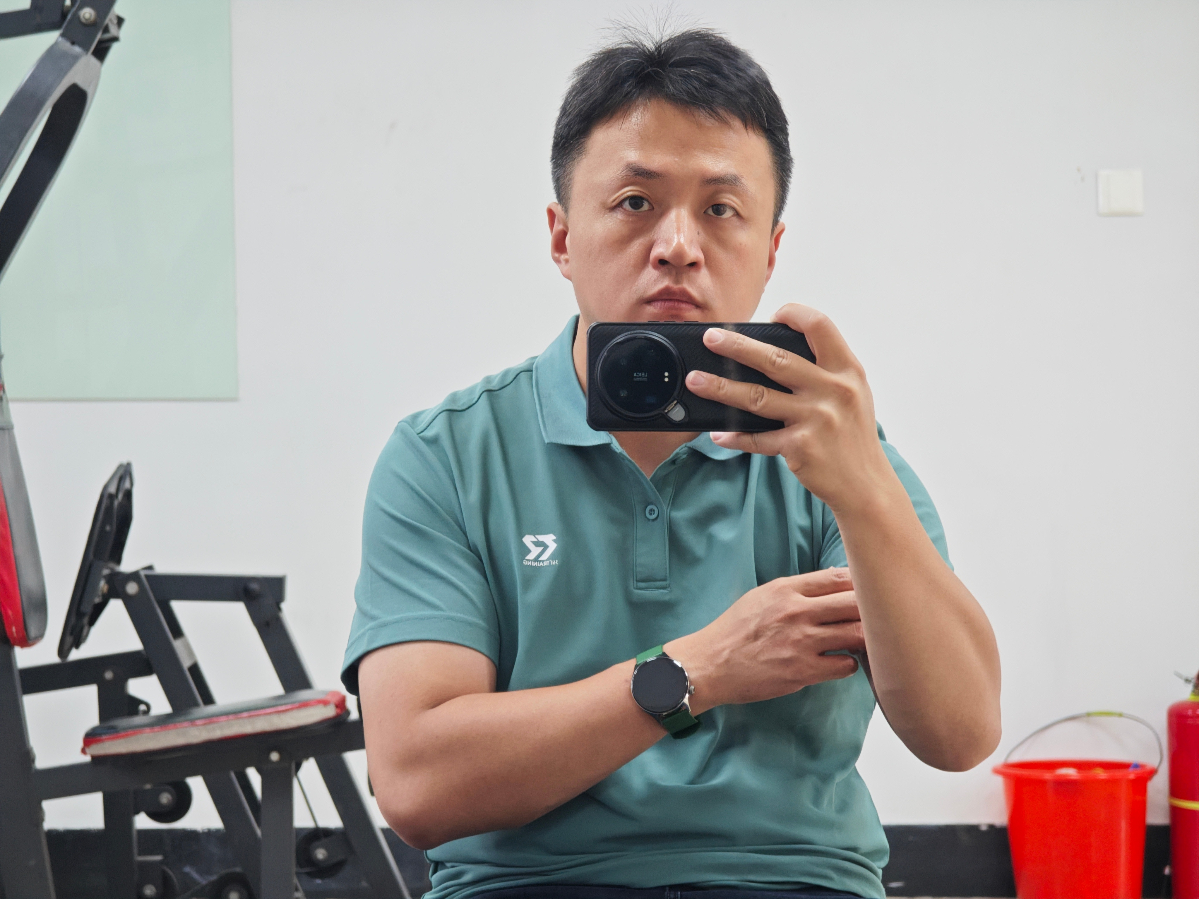 每天健身完成，是感觉袖口越来越紧了。不过还是练肩有效果一些，三头也更出效果。健身