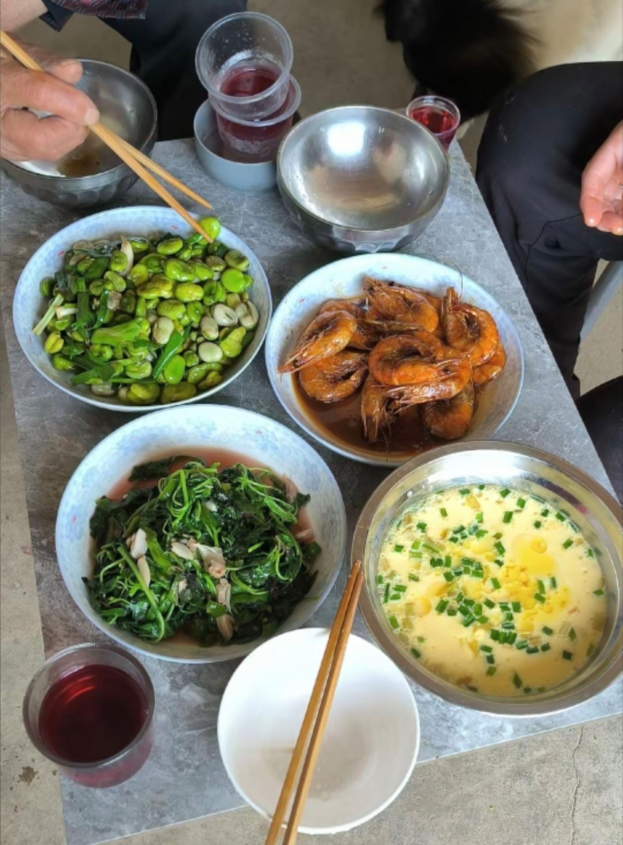 没有鱼、没有肉，简简单单二人餐，清清爽爽，吃着舒服！