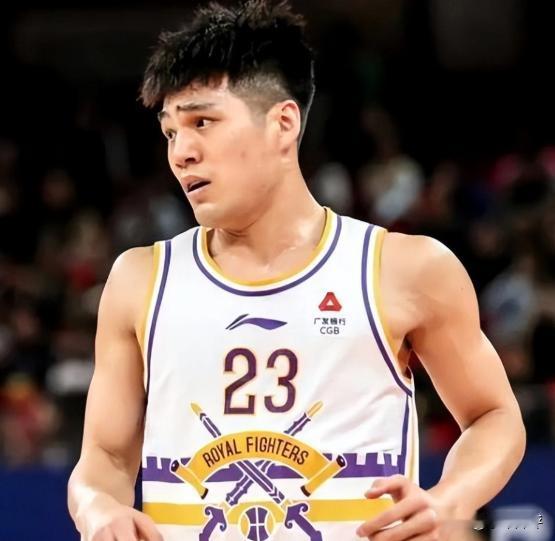 看了昨晚广东对广州的比赛，才明白当时真的错怪北控了，不用陈国豪到底还是因为他的表