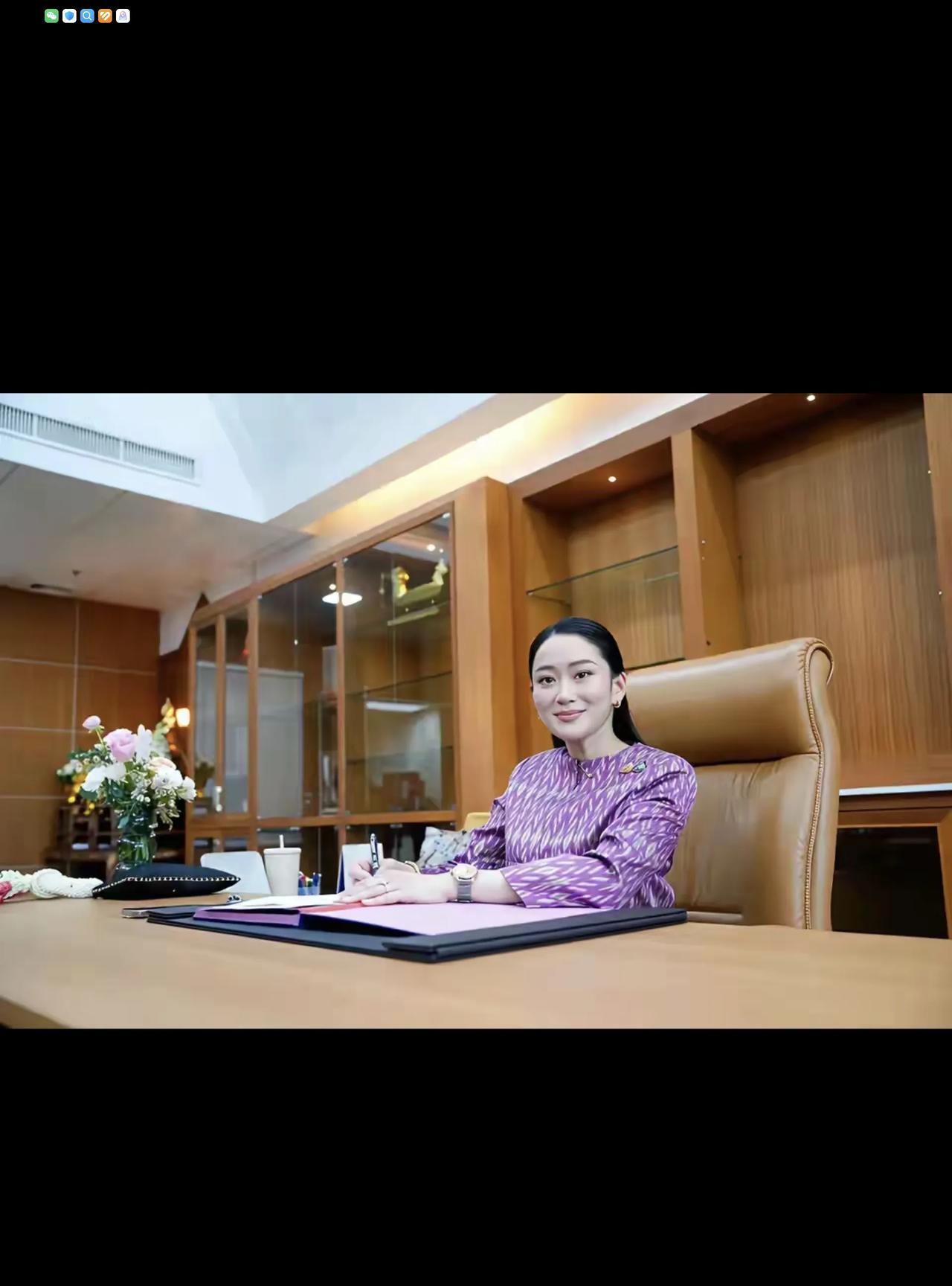 佩通坦担任内阁文化部长第二天，自爆办公室情景！看后觉得有三个特点：1、办公室
