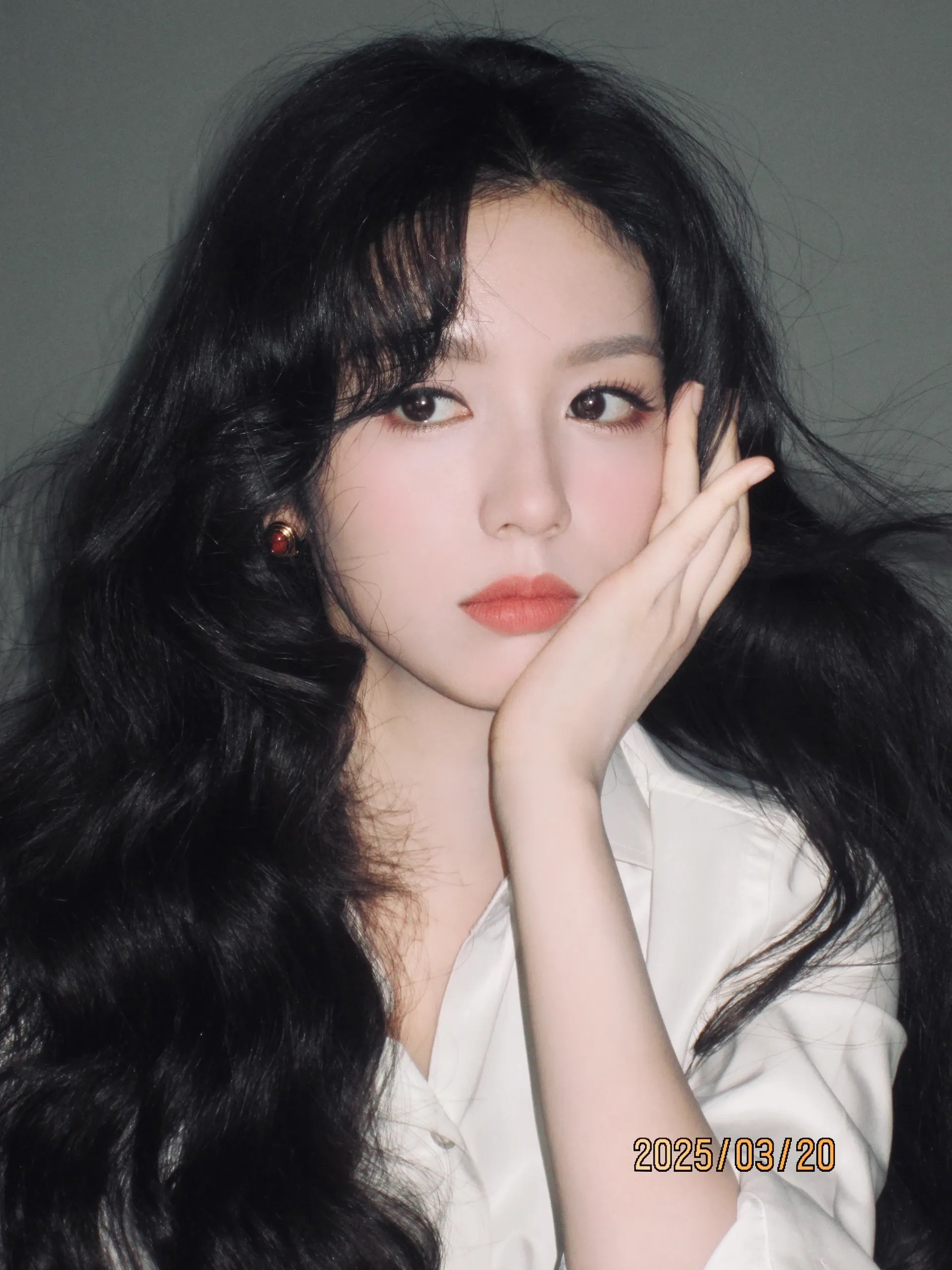 还是觉得ccd出图最接近女明星们的美貌～感觉正常的社交距离里～女明星们的脸就是带