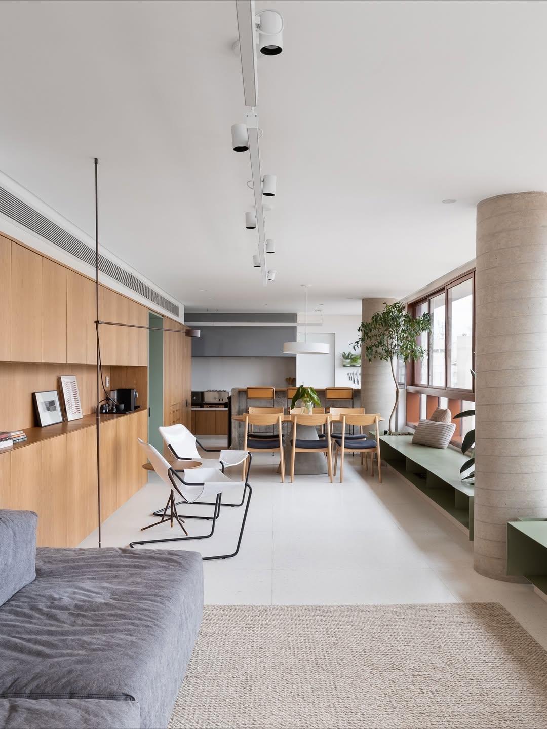 220㎡大平层的“高级松弛感”：中性色调打底显大又治愈。清新脱俗装修风格家