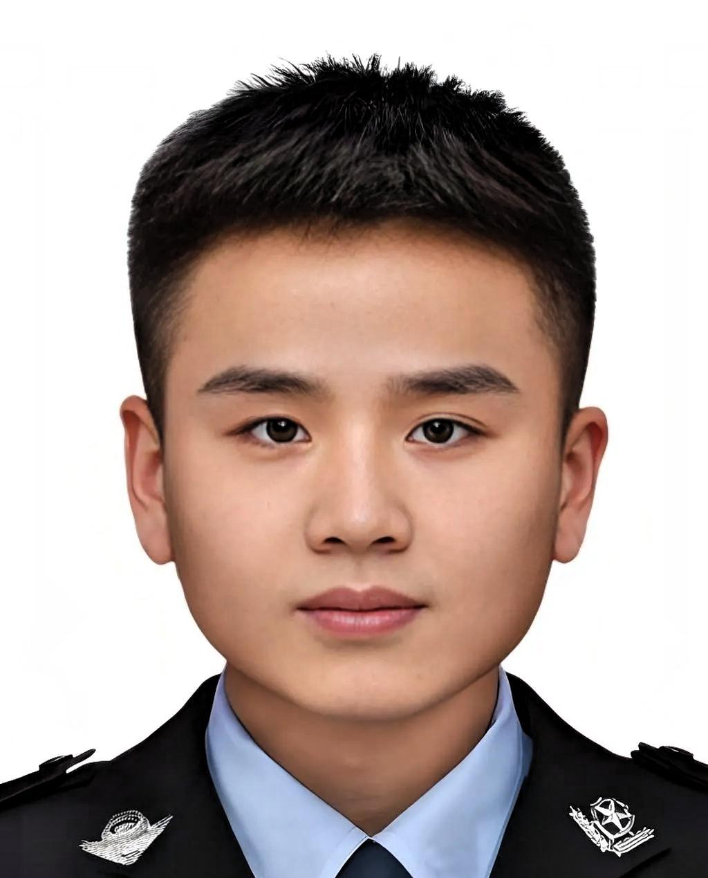 姜铭，1997年10月出生，男，汉族，生前系黑龙江省齐齐哈尔市公安局龙江县公安局