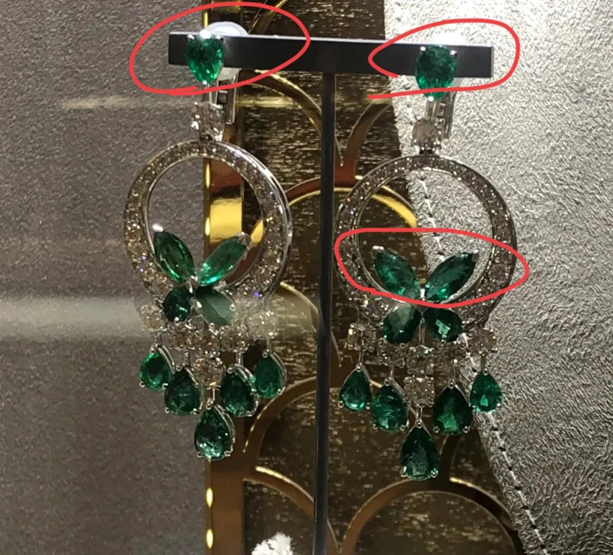 来来来不急着划走，让大家见识230万耳环真实是什么样子！是真品。对比了一下，黄