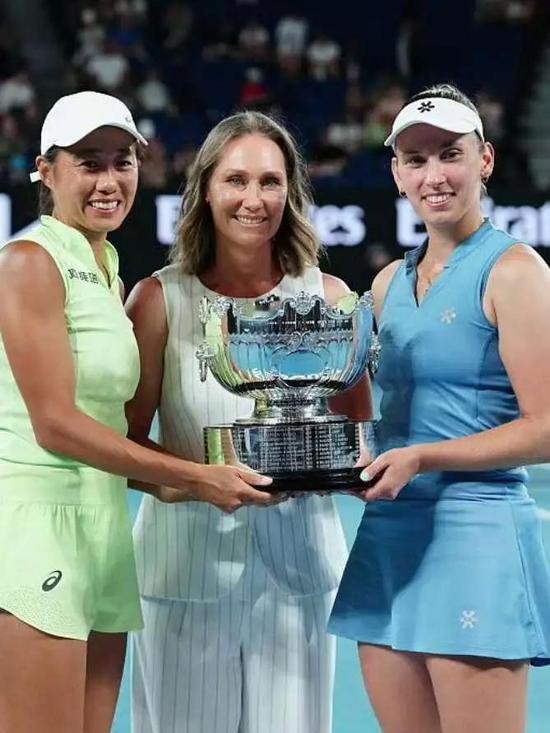 没有对比，就没有伤害，张帅的双打冠军奖金居然没有王美人的多2026年澳网落下