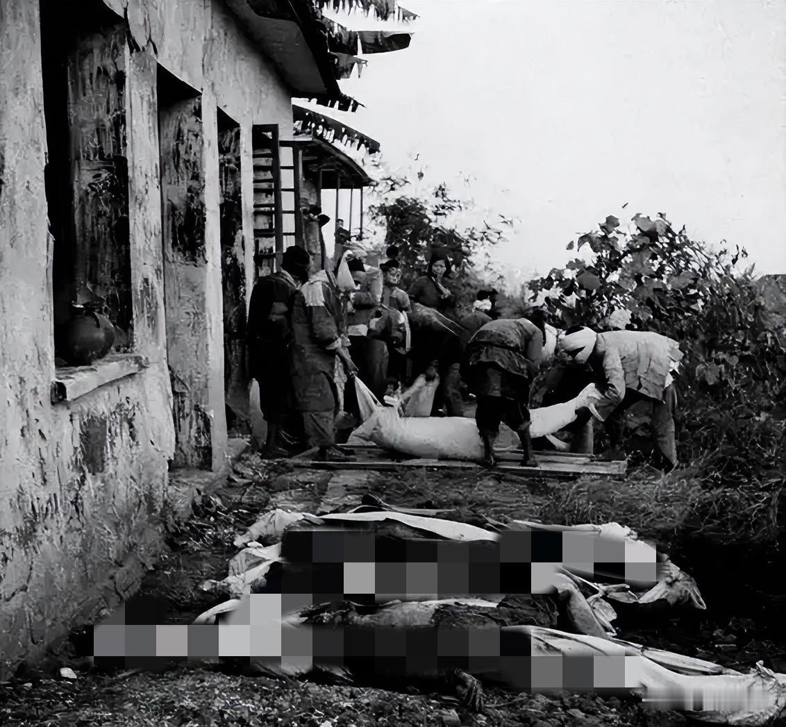 蒋介石啊，你千万不该屠杀渣子洞的三百多名志士这三百多条鲜活的生命，不是手握