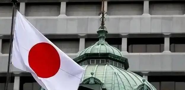 无论是中国的导弹，还是中国的航母，日本都不怕。日本怕的只有两点，一是中国的继续加