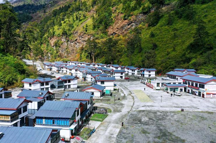 印度在藏南疯狂增兵修工事，中国反手盖624个网红村，直接降维打击印度这下