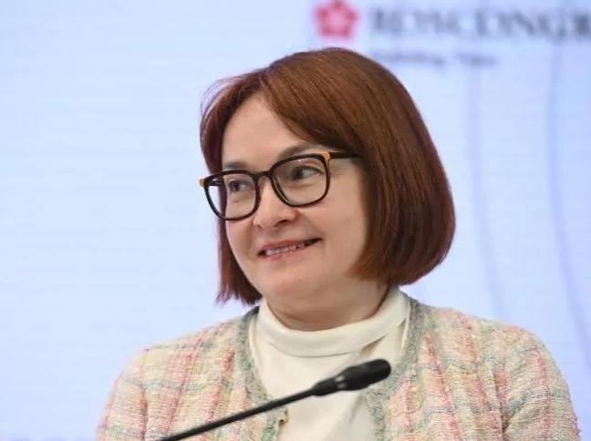 普京背后高人终于浮出水面，俄罗斯能坚持这么久，有人说是中国、伊朗支持，其实都不是