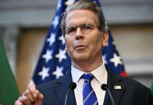 美国已经确认，世界可以让美国去称霸，但中国不在美国的世界范畴内。贝森特周一表示，