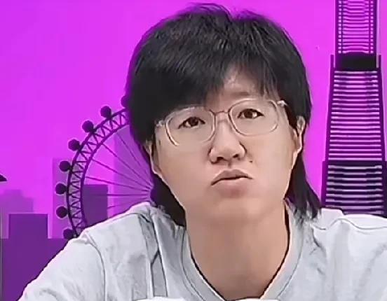 郭焱说:这个动作女队只有三个人能做到！郭焱:女队可以做到双脚离地暴冲的，尤其是