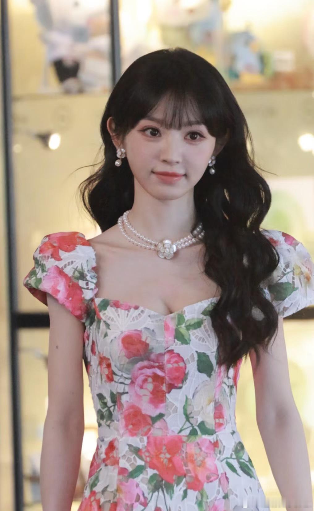 田曦薇综艺录制生图路透，这造型如何？