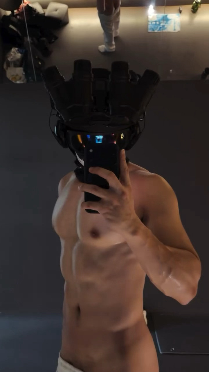 🤳​​​