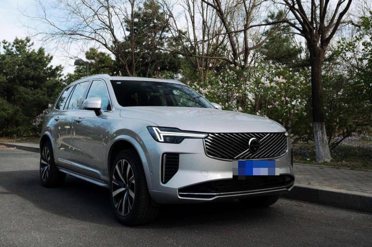 沃尔沃全新XC90首批车主口碑来了。我应该算是沃尔沃全新XC90的第一批车主