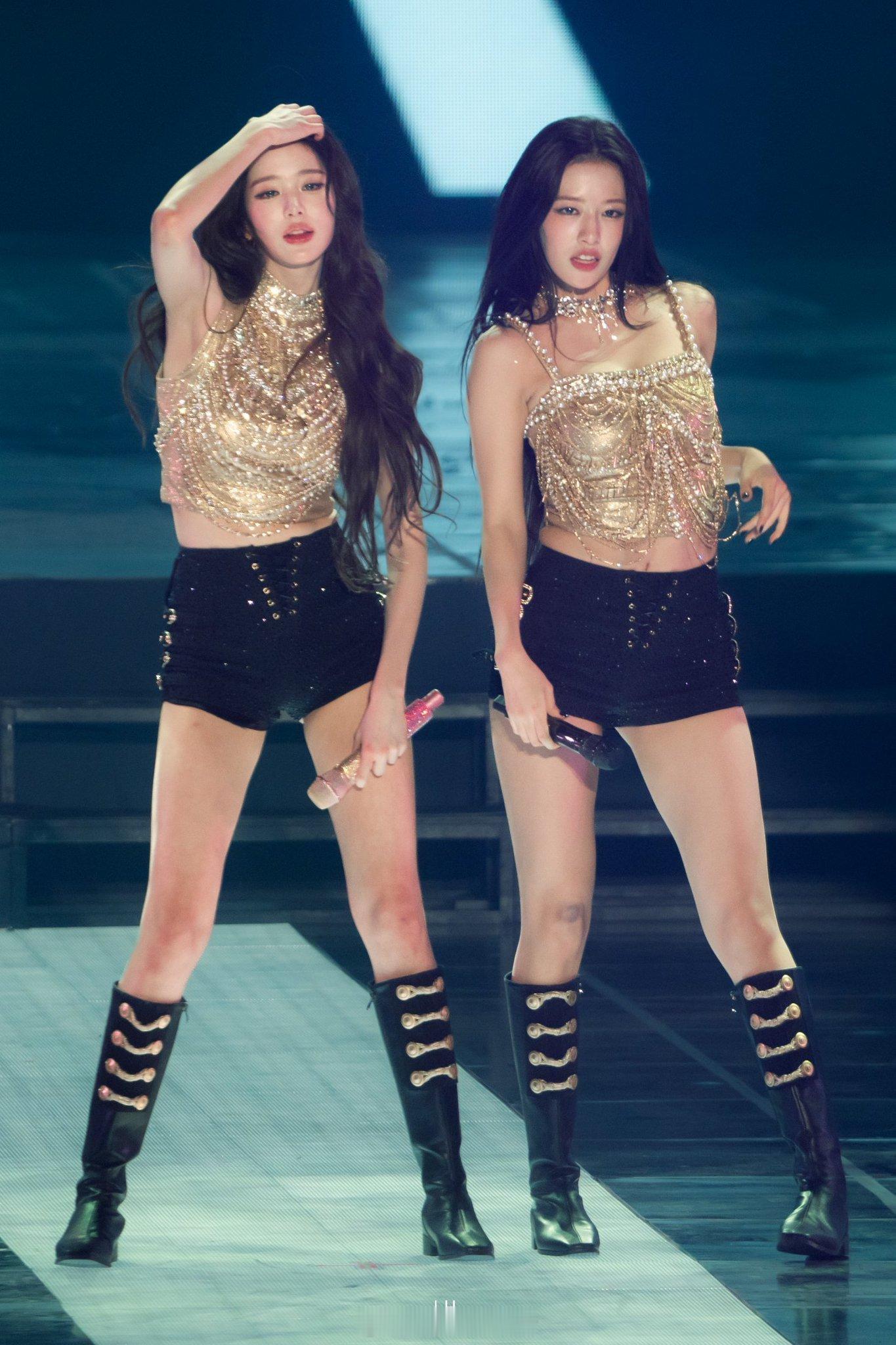 IVE张元英和安宥真的同框期待两位的精彩演出各有各的美​​​