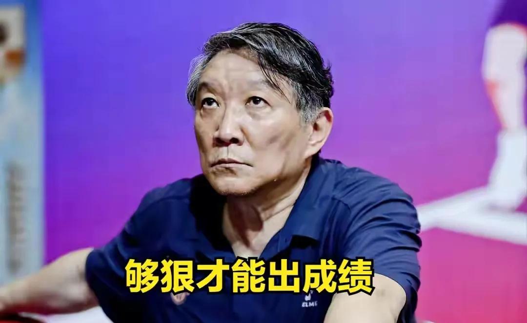 宫鲁鸣正在下一盘大棋，这4位老将可能也会离开的，不只是李梦。2O24年兵败巴黎充