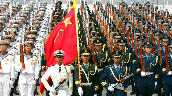 要是哪天解放台湾，30万解放军够用吗？30万解放军大概是5个集团军的规模，而解放