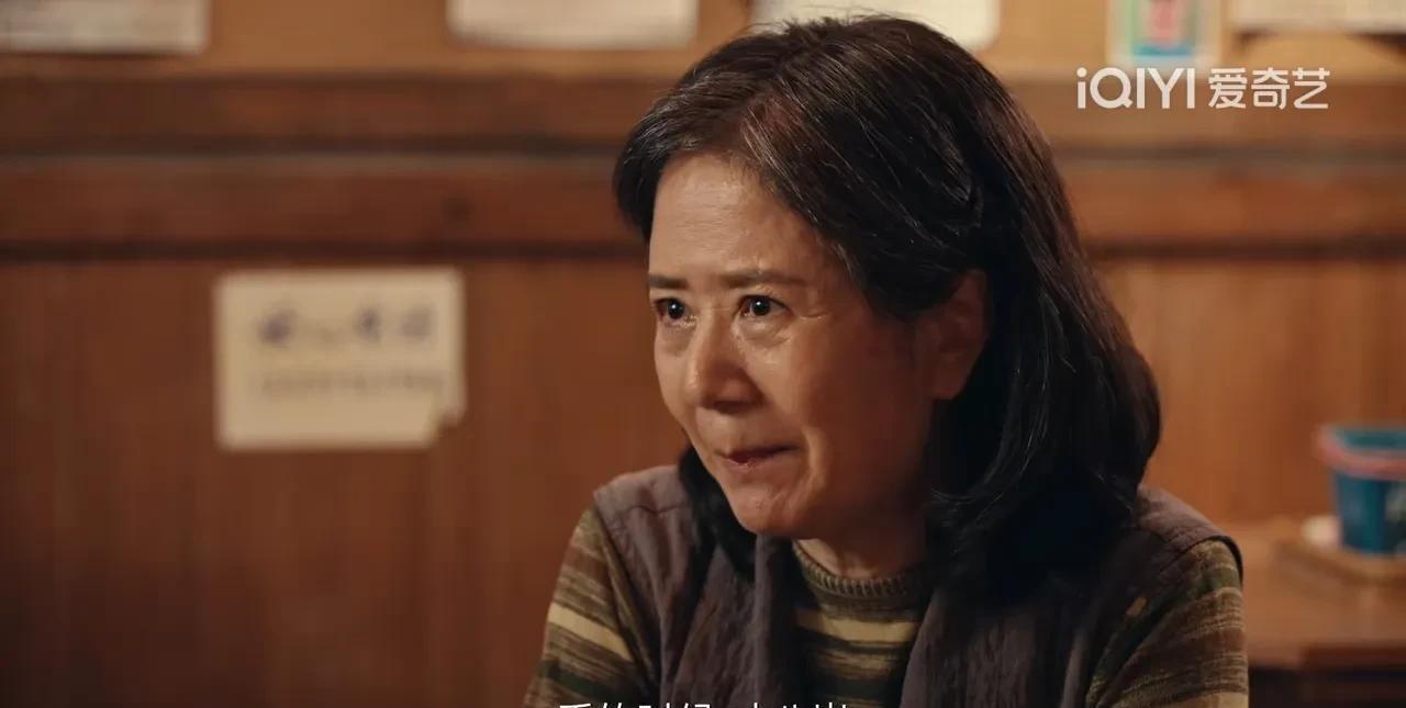 《利剑玫瑰》第21-22集预告：周宏才就是拐走然然的人，他还敢去小团圆饭馆。纲哥