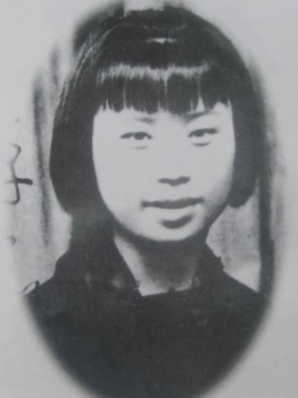 1941年，地下党刘彩凤被捕，县长见她长得漂亮，就动了歪心思，支开看守，单独对