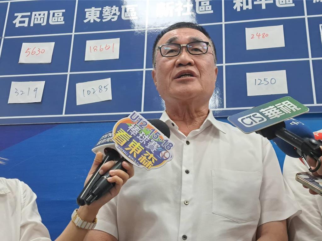 台北市副市长李四川近日接受媒体专访，谈及2026年是否投入选举，表示将依情势变化