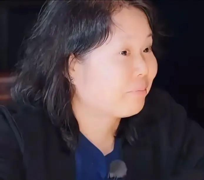 张家齐的妈妈现在后悔了，因为光想着不劳而获，哪怕亲生女儿也会讨厌。很多人