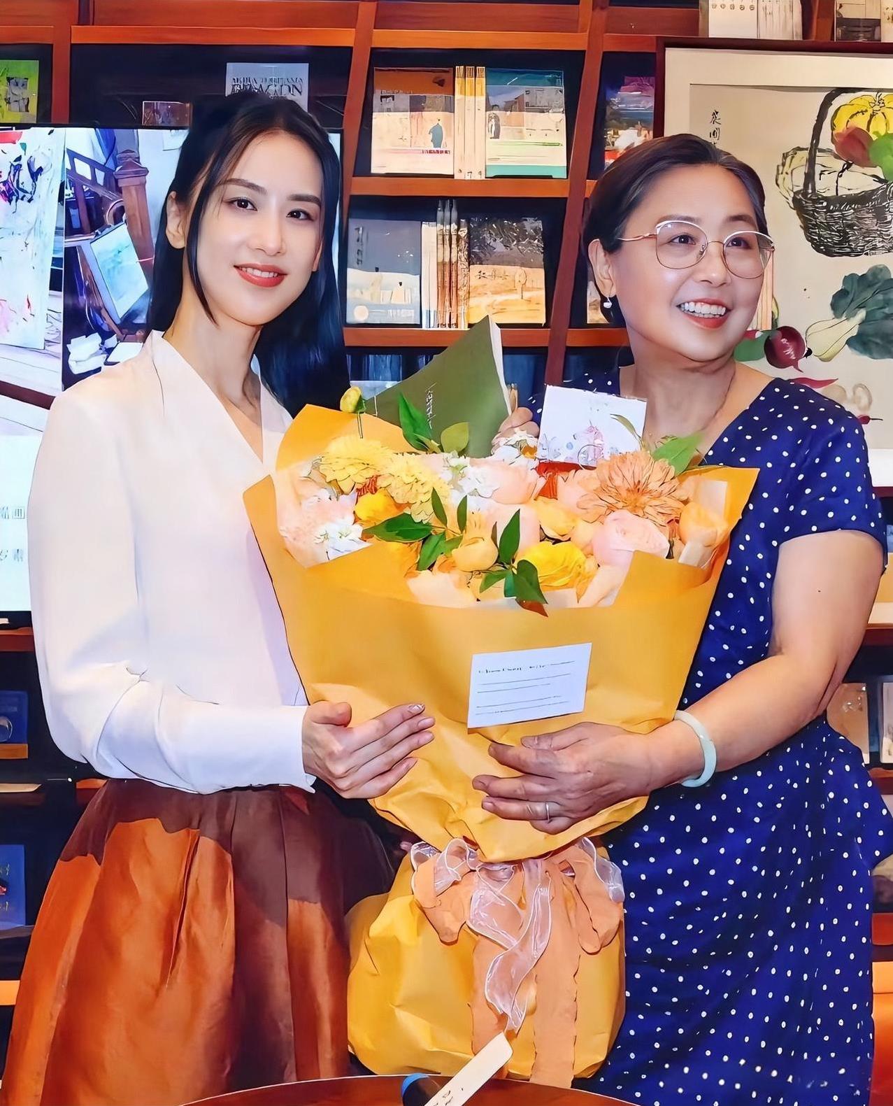 看了最近两期的《是妈妈是女儿》我突然理解了黄圣依的妈妈邓传理，也真的深深的被
