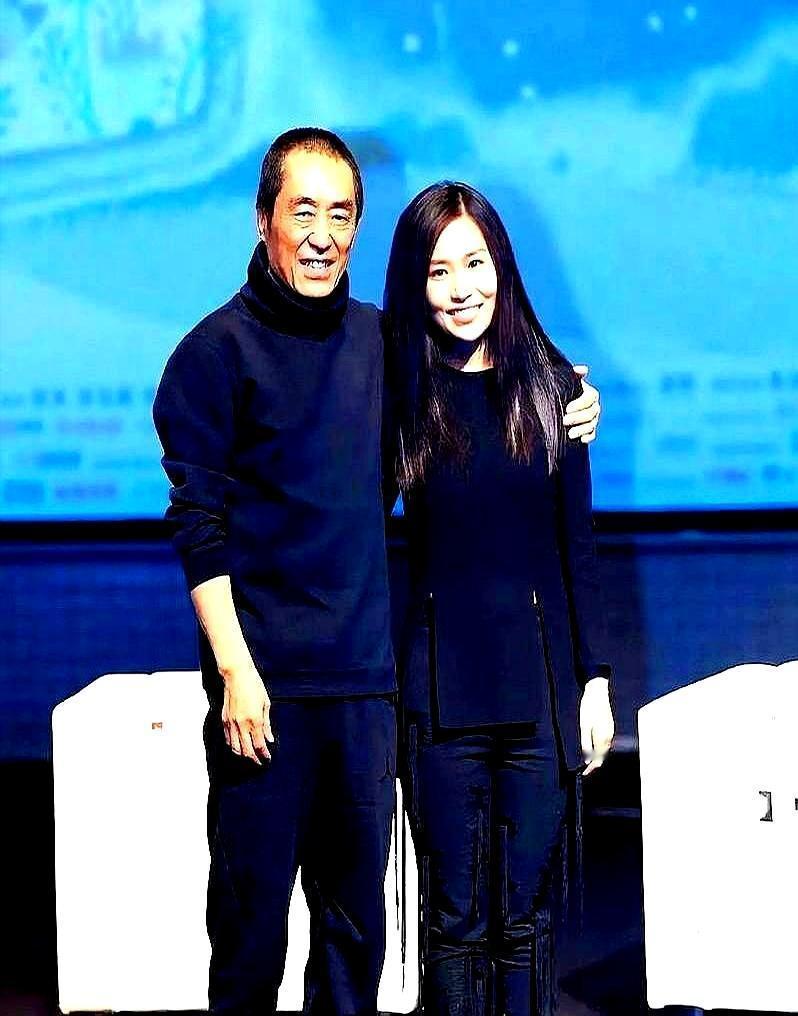 49岁张艺谋对18岁陈婷说：不领证，不公开，随时可走。陈婷点了头，退了学。