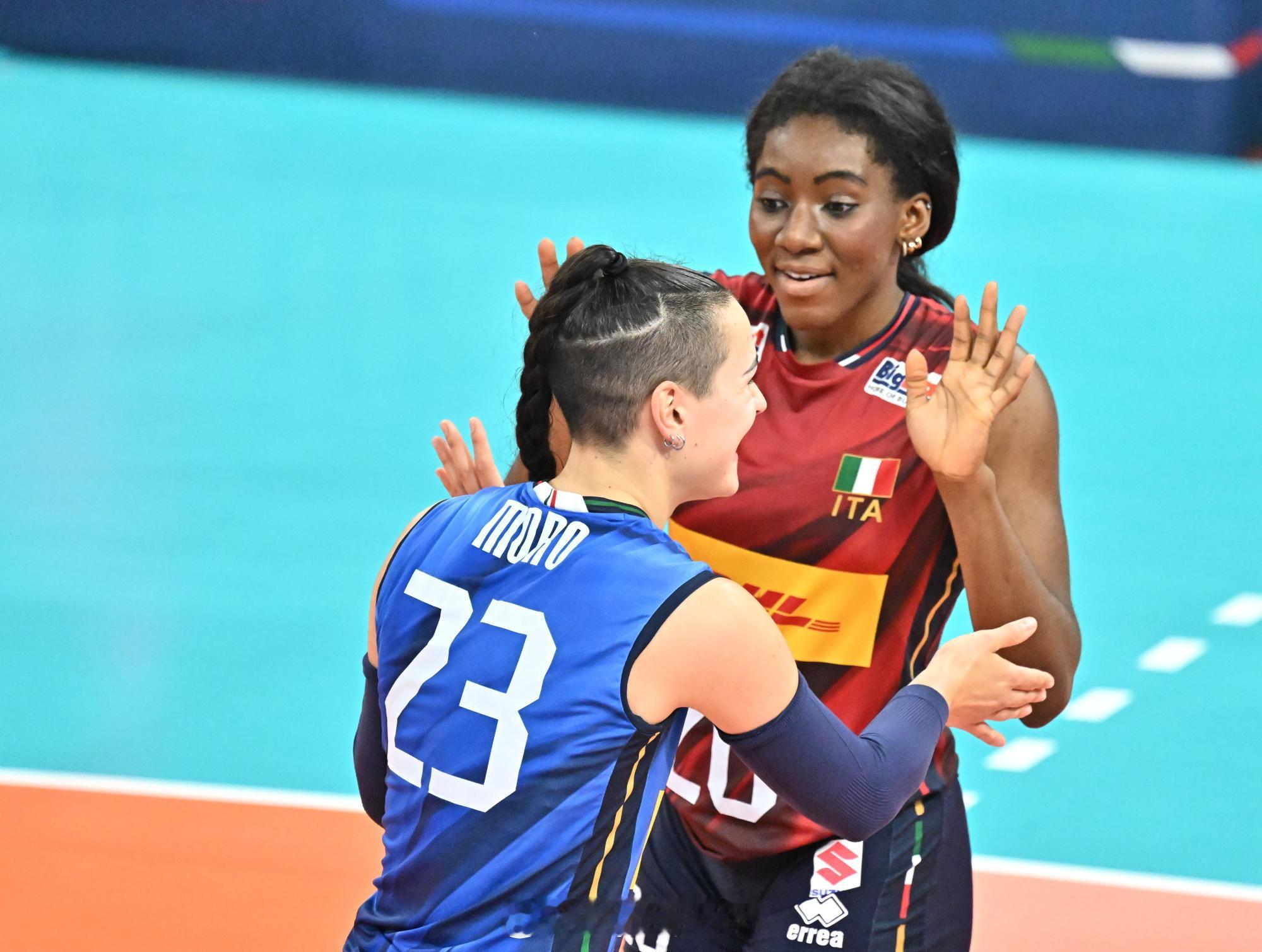 国际排坛动态4月27-30日，意大利女排14名球员将在米兰集训。名单如下：二传