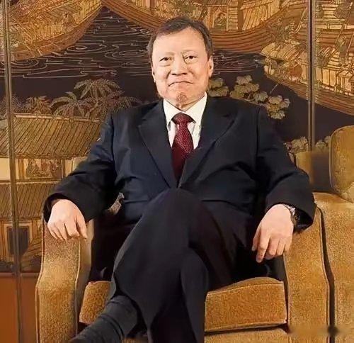 郭炳湘曾被张子强脱光关木箱六天六夜，赎金砍到六亿才保住命，母亲留的底牌比绑匪还狠1997年香港，张子