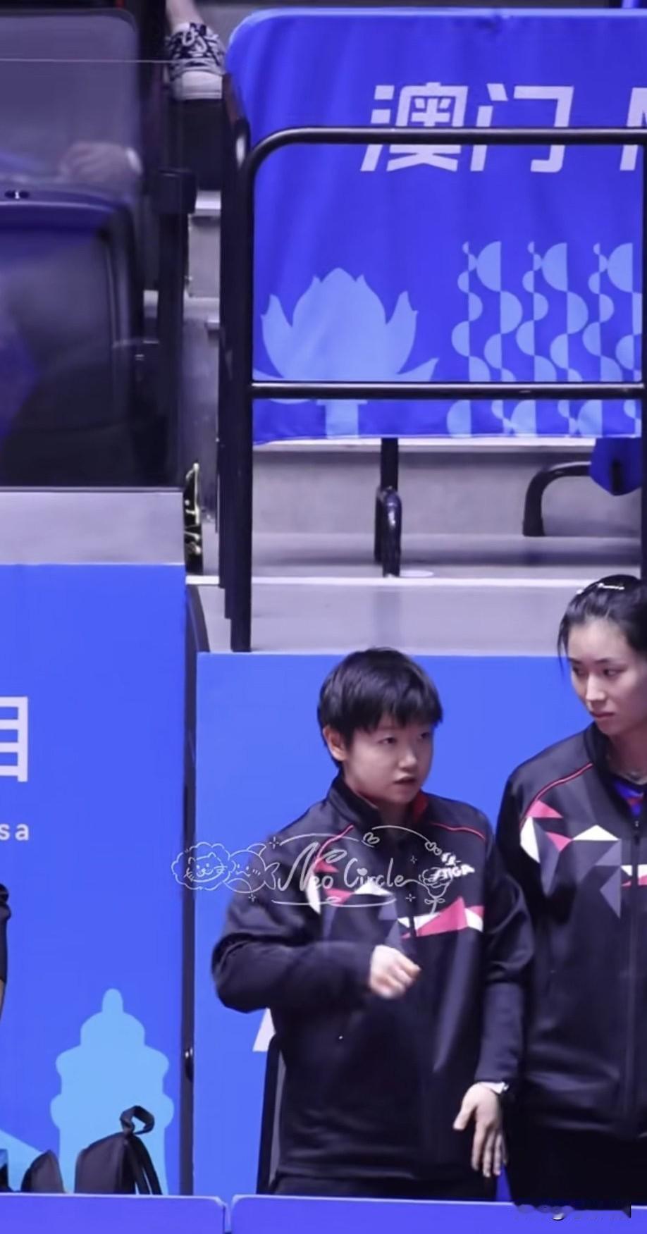 晚上莎指疯狂输出给佳佳炒了一盘菜！好的小莎:先说这些吧，再说要下班了[捂脸哭]莎