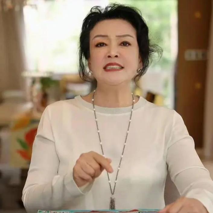 麻六记创始人：张兰硬气表态！坚决反对汪小菲在台湾买房，太清醒了麻六记张兰公