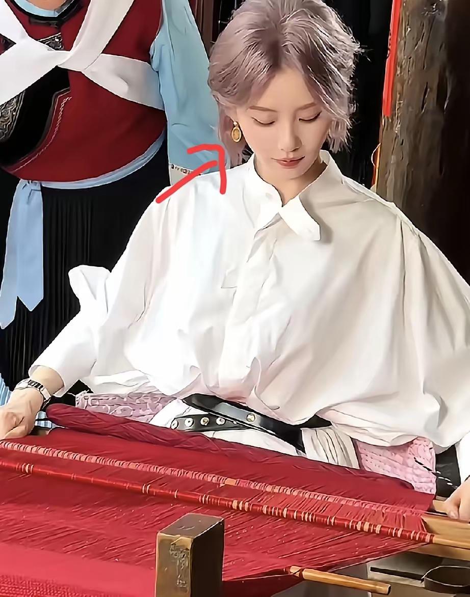 现在全网最坐不住的男人就是吴奇隆了吧。不是因为没戏拍，也不是因为家里闹矛盾，而