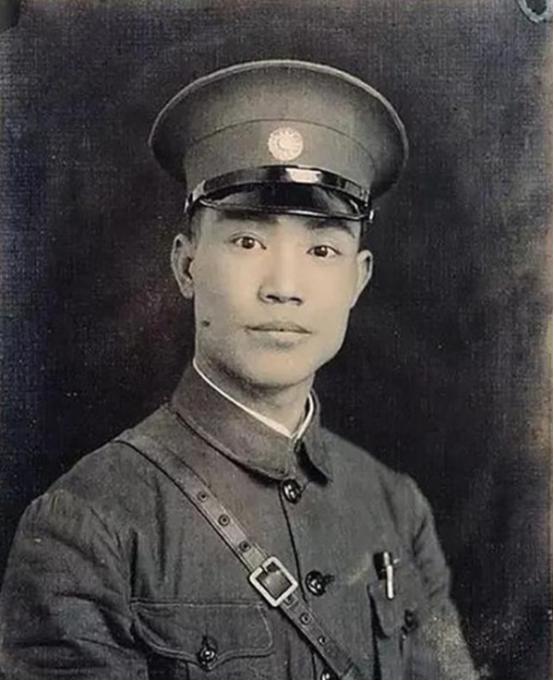 1950年，吴石牺牲后，妻子还被关押，陈诚为了报恩，3次给她减刑，不仅为她安排住