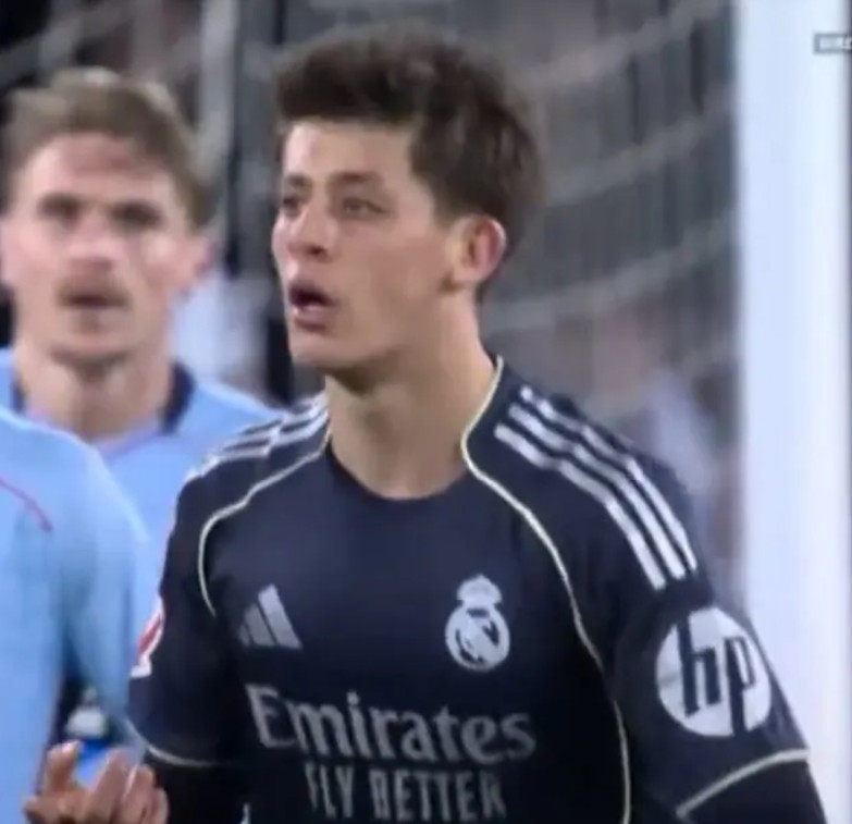 维尼修斯因为被换下表达不满，我可以理解，毕竟维尼修斯是皇马的功臣，你居莱尔何德何