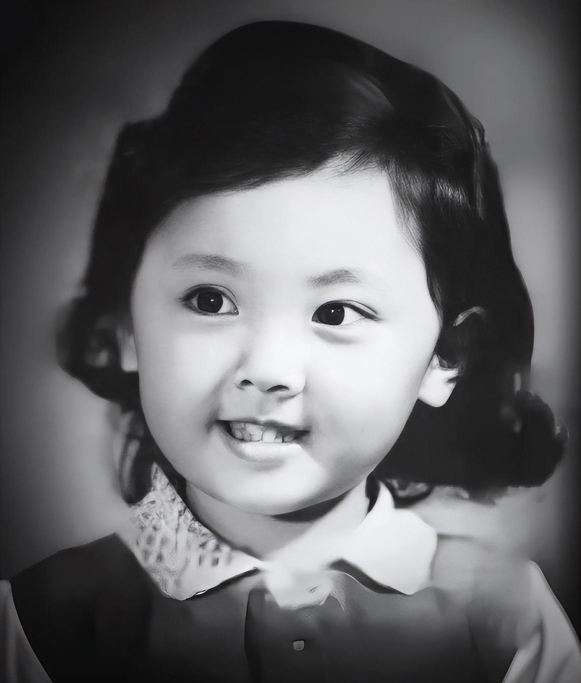 “女儿国国王”朱琳小时候的模样，朱琳小时候的模样竟然真的和长大了一模一样。女儿