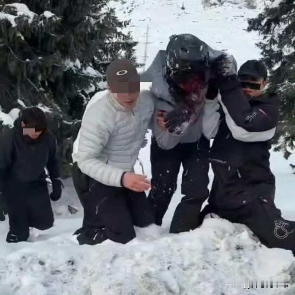 这位游客被雪豹咬，一点也不意外。出事前几天，当地景区红外照相机就拍到过这