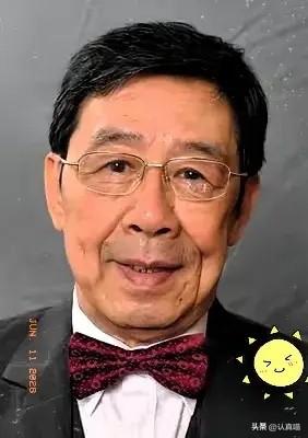说实话，看到95岁的胡枫在红馆又唱又跳，台下坐着刘德华张学友陈奕迅，我第一反应