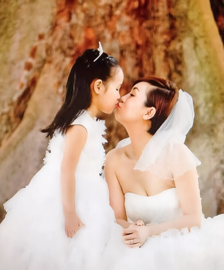 朱媛媛女儿本本17岁了！妈妈抗癌5年她也接受了但是有一件事，我猜测她肯定接受