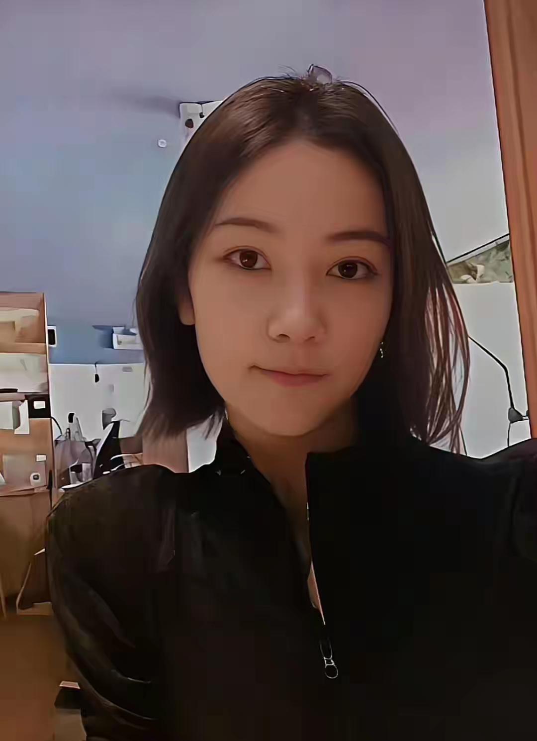 郑州一个26岁女孩1月20号上夜班后没有回家，己经失联了5天，她哥哥发现了她给家