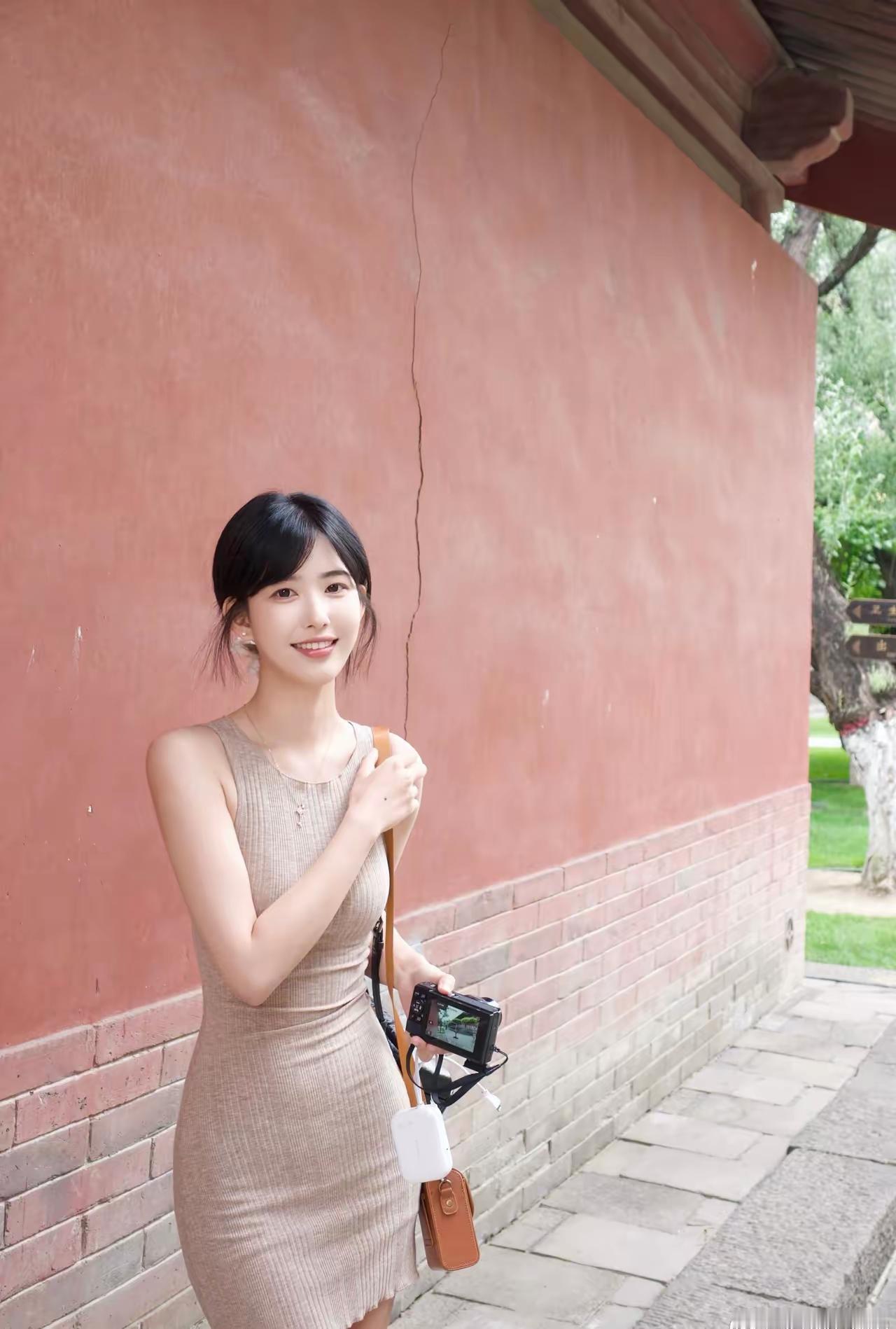 秋日生活打卡季有哪些美女让人过目难忘？晒晒你的今日穿搭吧年轻漂亮穿搭分享分
