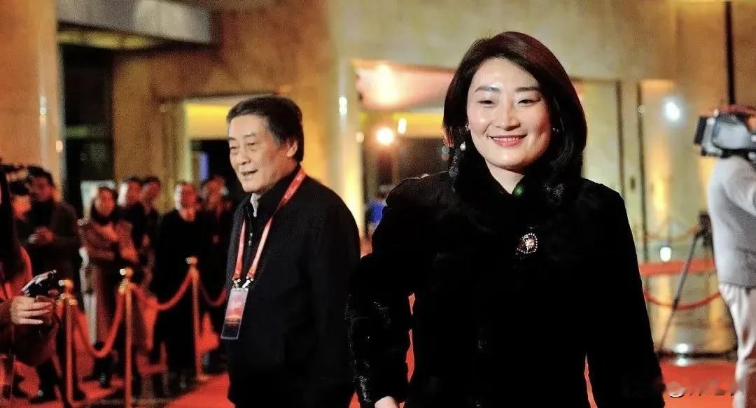 说千道万！如今宗馥莉和杜建英的官司，闹得人尽皆知，跌破大众的眼睛，这可能都是老宗