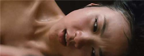 汤唯在韩国拿影后拿到手软，国内观众却在问：她什么时候回家？2022年，她凭《分