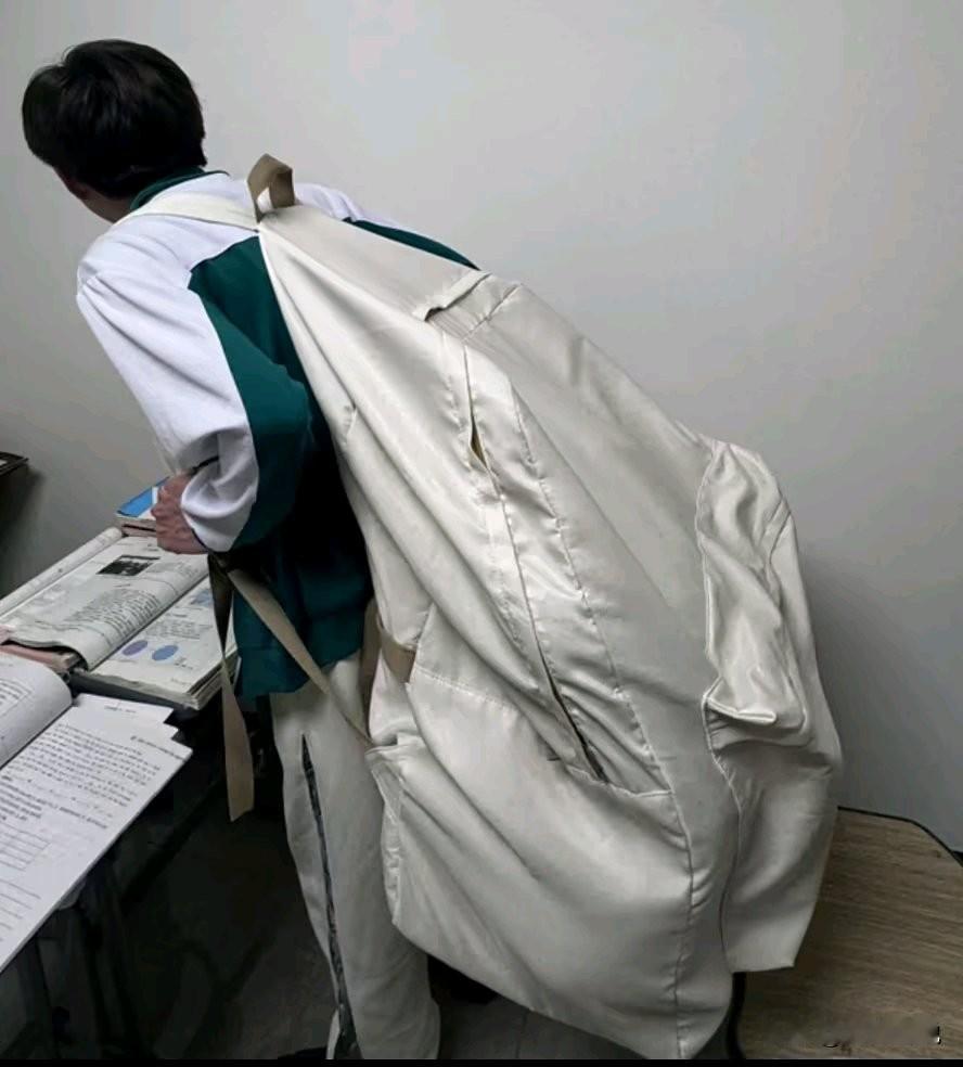 次次帮忙，只要有一次没帮，就被记恨上了，我这是招谁惹谁了？儿子高中，为了方便