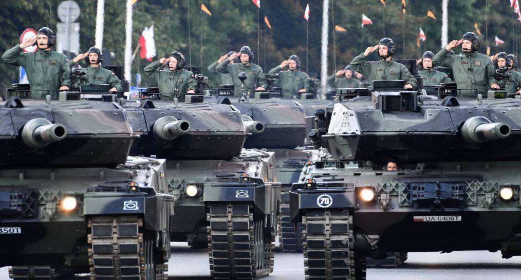 波兰这就对了，2026年8月15日刚过去两天，波兰华沙那场阅兵的画面还在不少