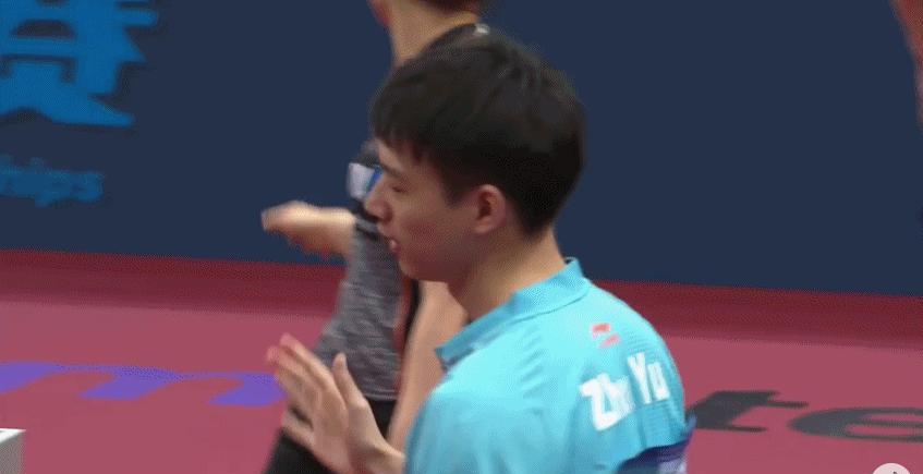 这是陈幸同唯一一次接受男搭档的拥抱！陈幸同，这位在国家乒乓球队以严谨著称